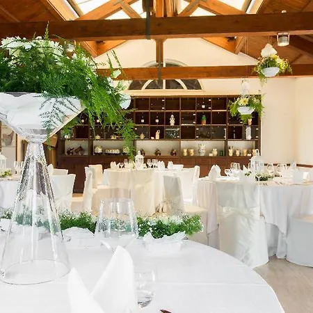 Tenuta Del Barco Winerestaurant And Hospitality *