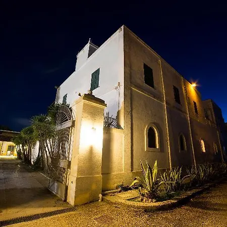 Tenuta Del Barco Winerestaurant And Hospitality Villa Pulsano